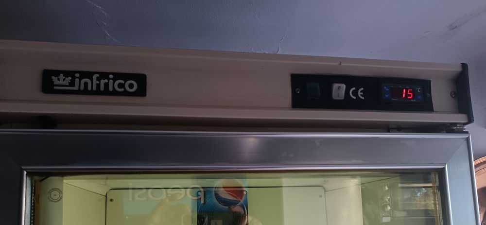 Arca vertical refrigeradora