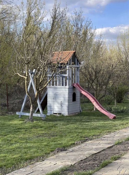 Здається у подобову або довгострокову аренду заміський будинок