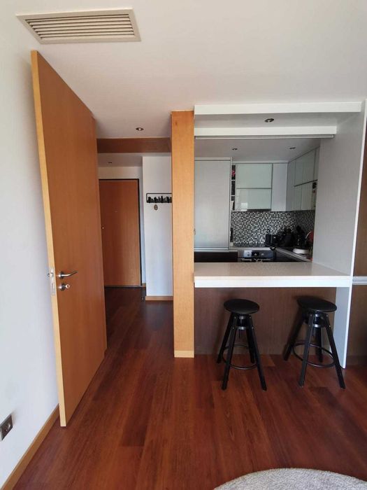 Apartamento T1+1 Duplex Loft mobilado e com varanda junto ao Hospital São João