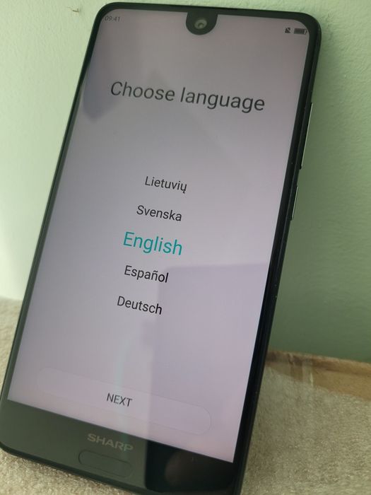 Продам смартфон  SHARP C10  .