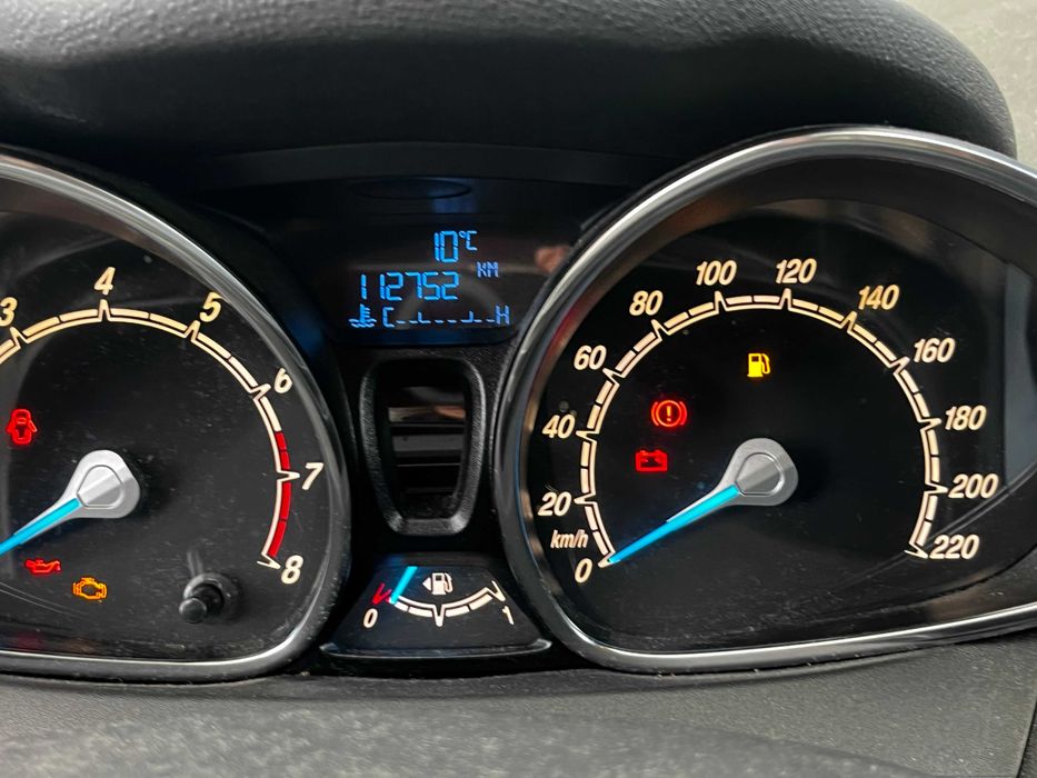 Vendo Carro Ford Fiesta de Nov 2013