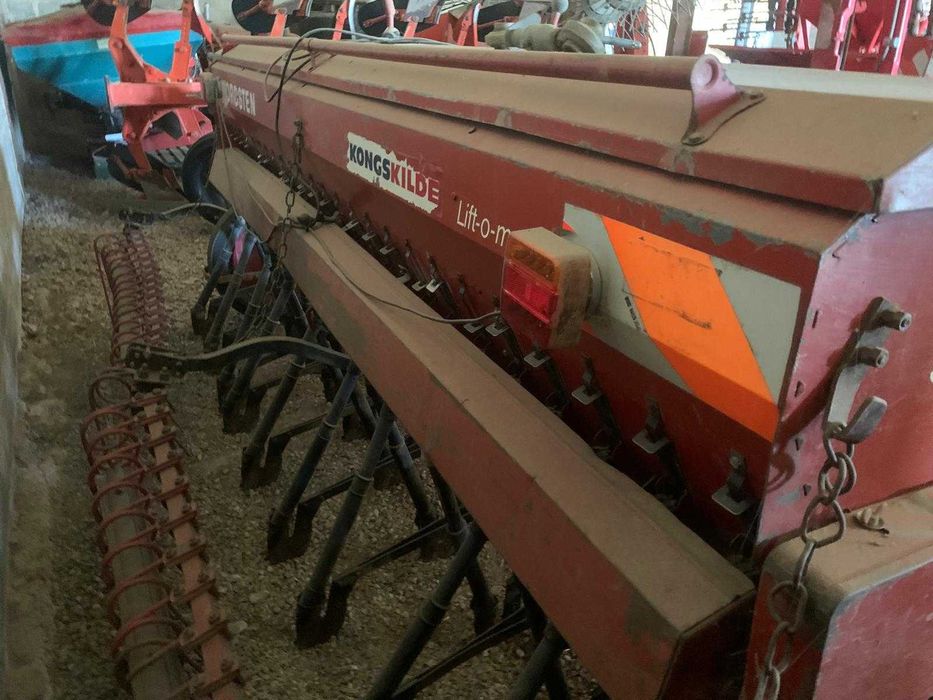 Siewnik do zboża Rabe Werk ME300A nabudowany nordsten 3 metry Amazone