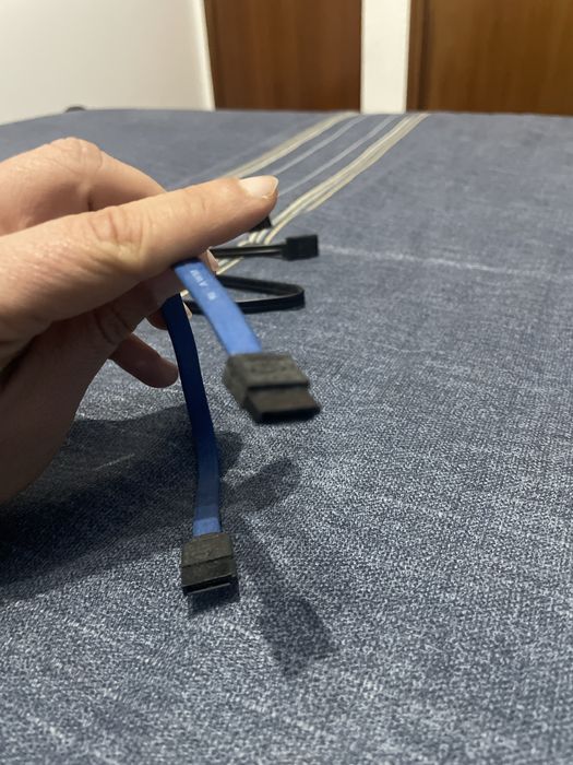 Cabo SATA Azul e Preto