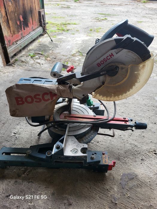 Piła ukośnica Bosch GCM800S