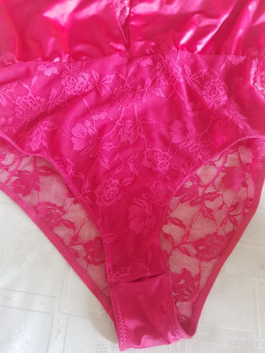 sexowna koszulka, body