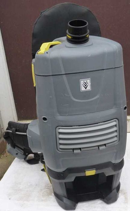 Odkurzacz akumulatorowy plecakowy Karcher BV 5/1 body