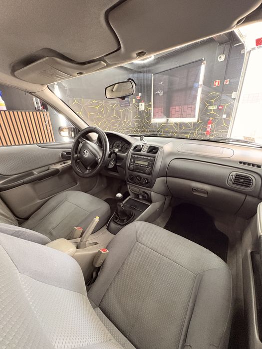 Mazda 323f 1.3 16v
