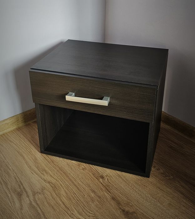 SZAFKI NOCNE stoliki z szufladami