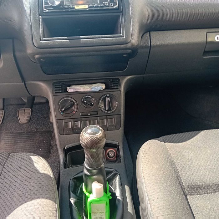 VW POLO 06-14-RJ