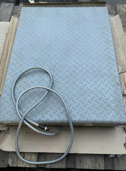 Ваги підлогові платформні. Весы напольные платформенные.