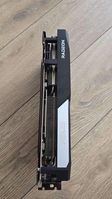 Karta graficzna Asus Radeon 6750xt  12Gb