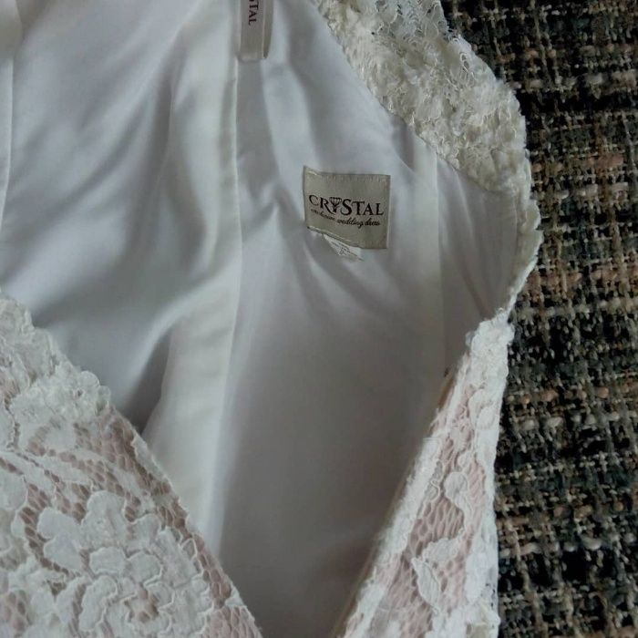 Чудова весільна сукня