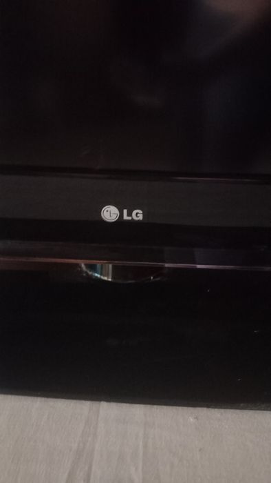 TV LG FHD de 47 polegadas/120 cm63825765514627121