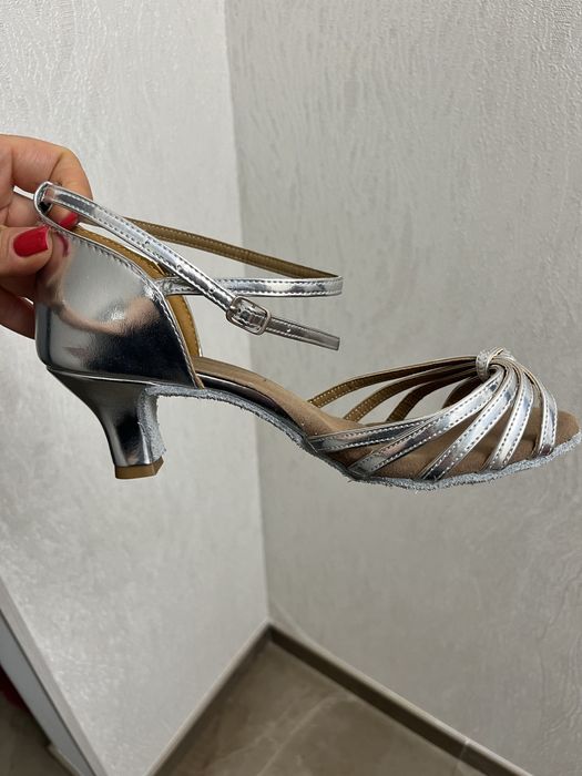 Босоножки, туфли для танцев 37-37,5