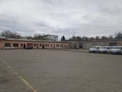 Біля МЕТРО! Комплекс будівель 1828 м² на вул. Зв'язківців, 2