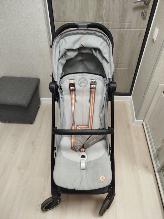 Дитяча коляска Cybex Beezy.