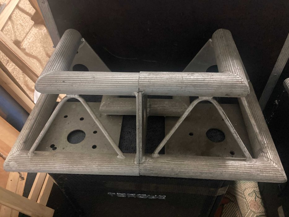 Truss triangular 30cms Musicson