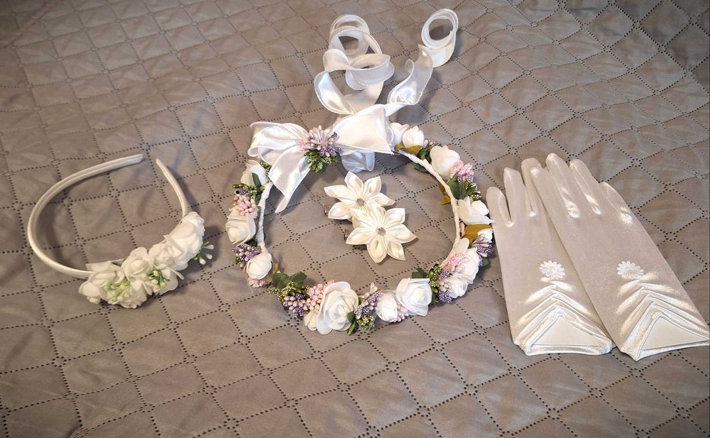 Sukienka komunijna z dodatkami