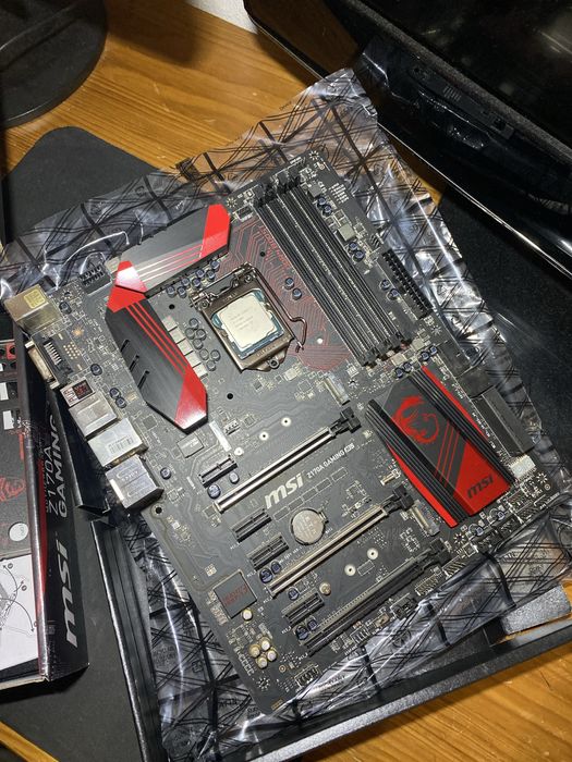 Intel i7 7700k (4.2Ghz) Quad Core com MSI Z170A Gaming M5