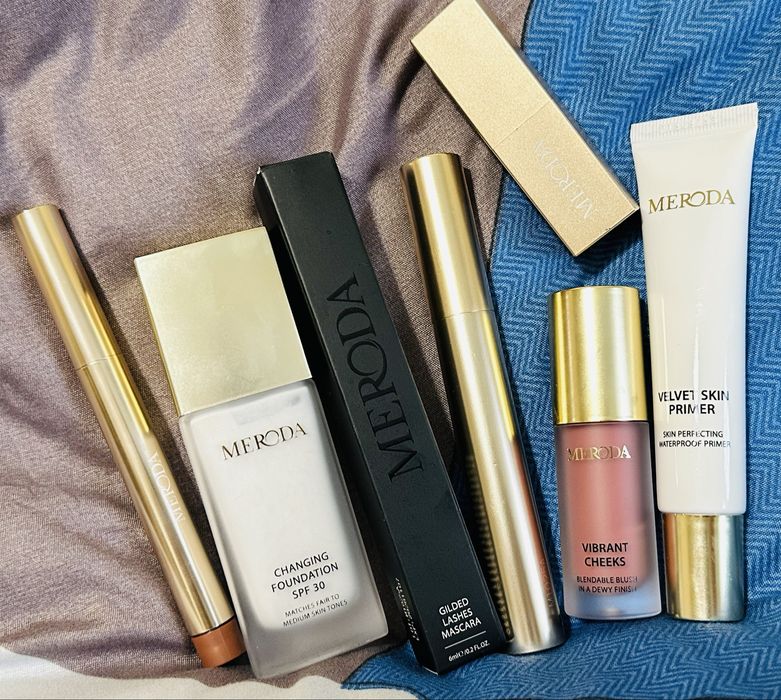 Meroda cosmetics (30 SPF podkład, primer, tusz, szminka, blush shimmer