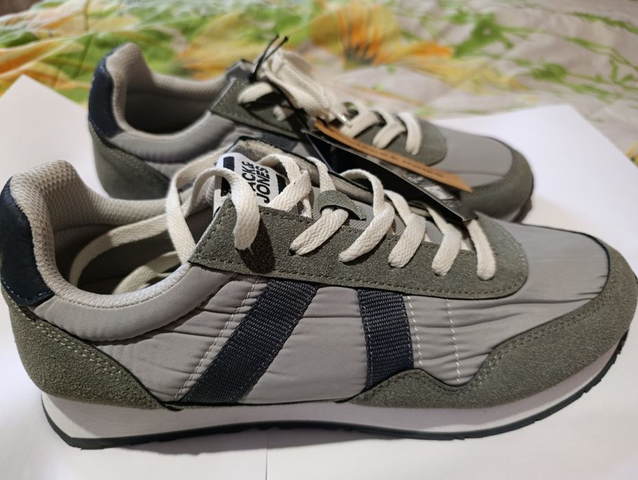 Продам нові кросівки Jack & Jones