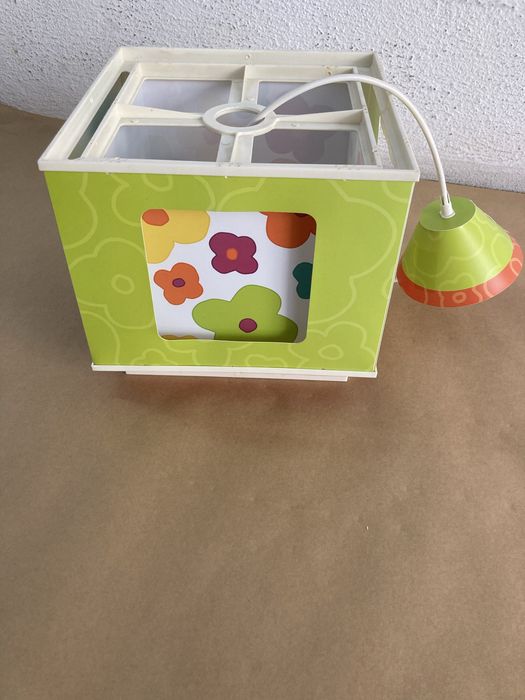 Conjunto varão + apoios para quarto de crianca e candeiro teto