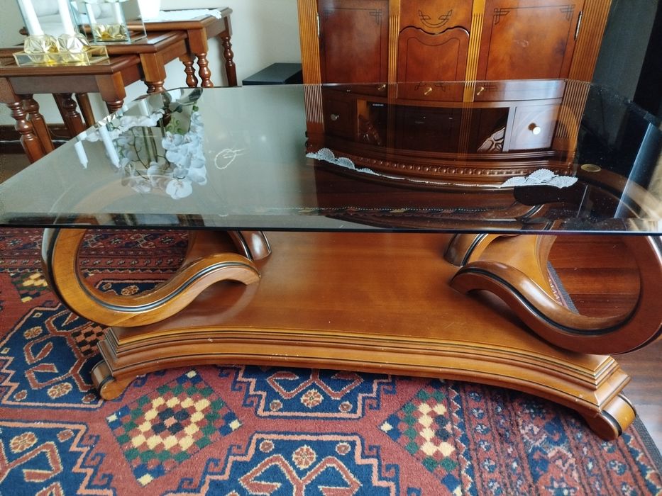 Mesa de sala de visitas