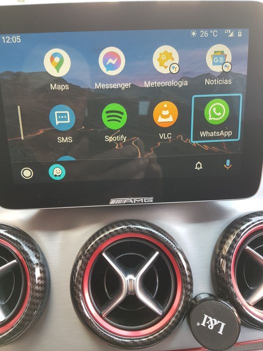 Activação de Android Auto e Apple CarPlay  só para Mercedes.