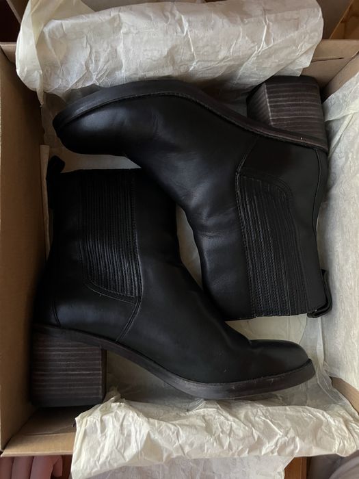 Жіночі чоботи UGG Camden