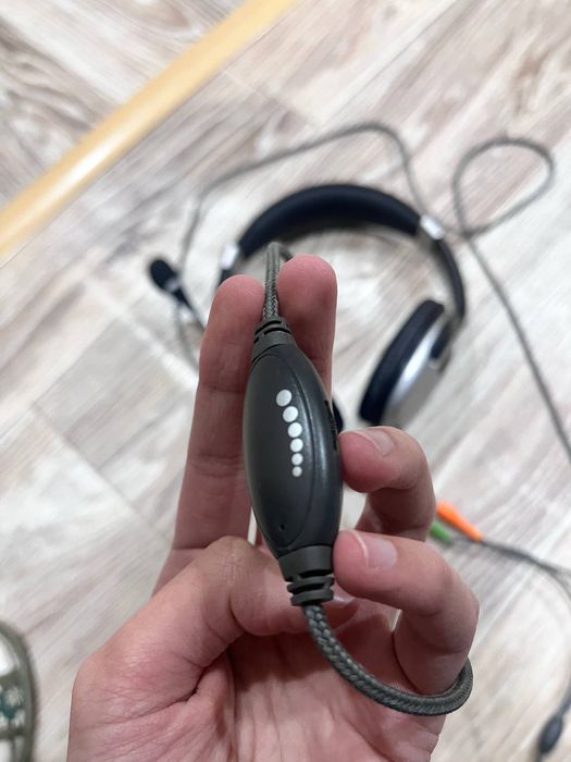 Комплект: клавиатура с подсветкой + беспроводная мышь + наушники