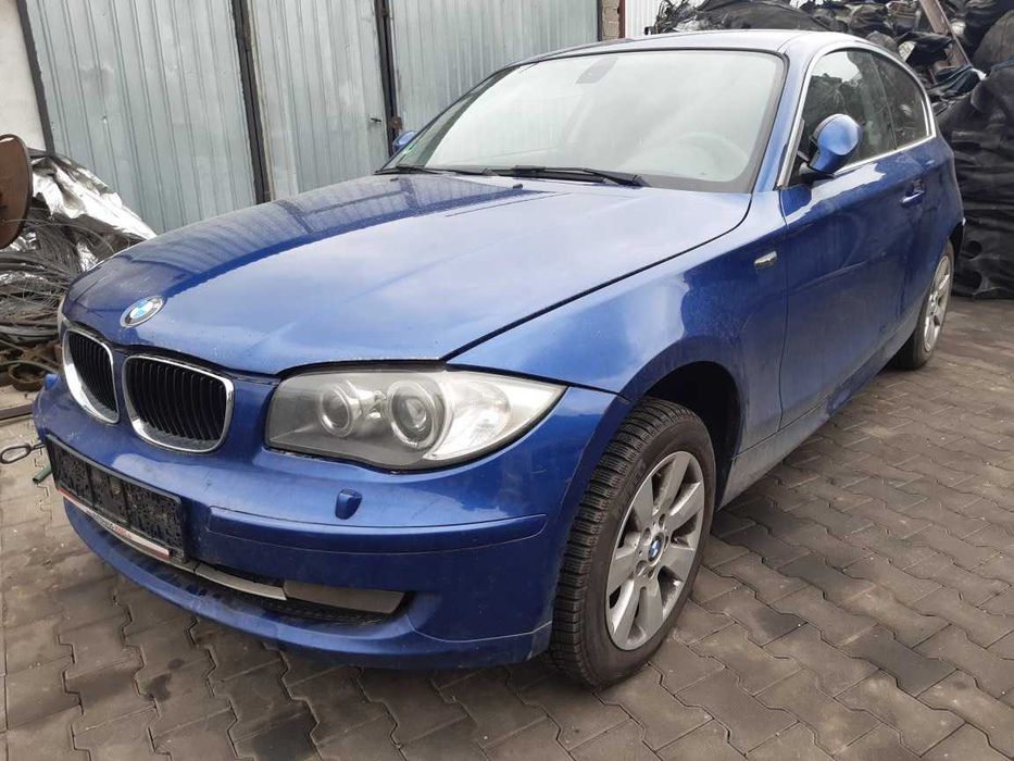 BMW E81/ e87 Lampy tylne zderzak błotnik  klapa drzwi Kod A51