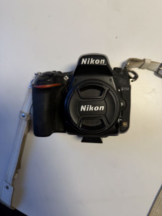 Фотоапарат Nikon D750 з об'єктивом Nikkor AF-S 50mm 1.8G