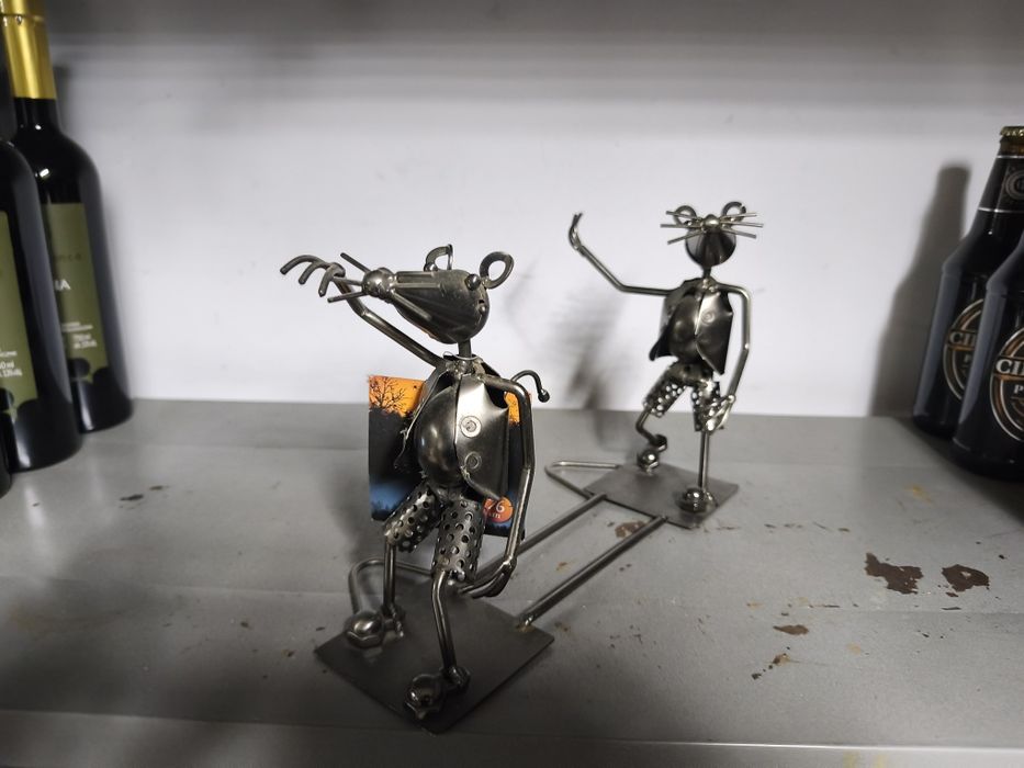 Stojak na wino, nowy