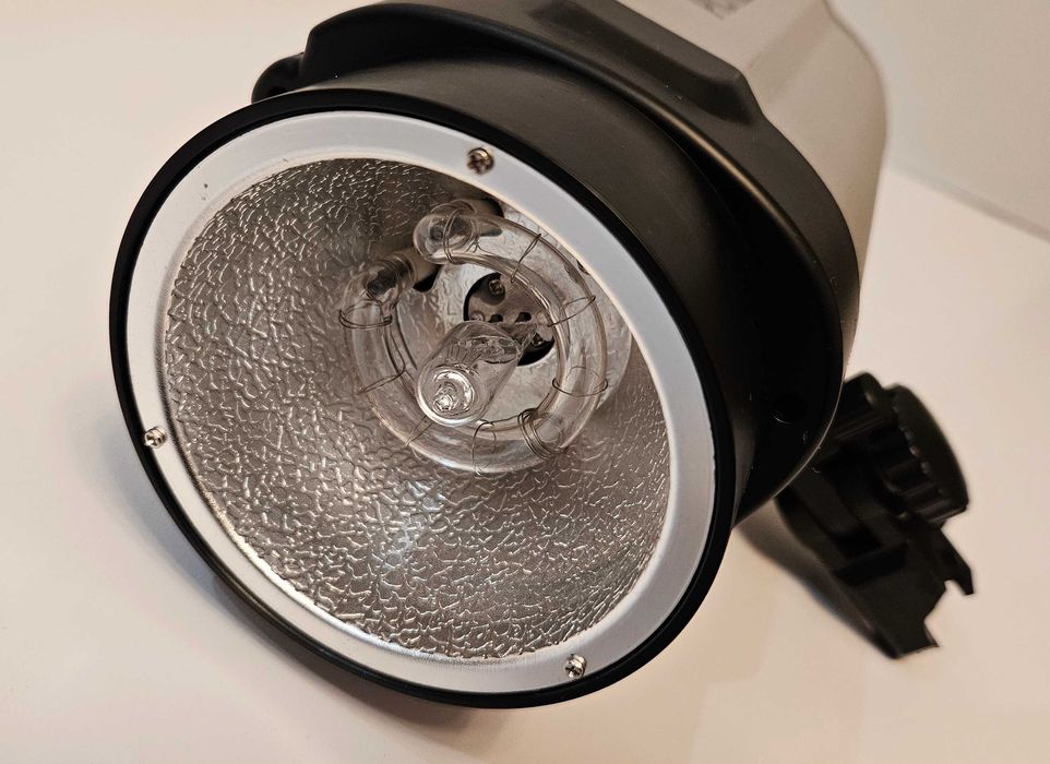 Спалах студійний/ Вспышка Godox Pioneer 300 (3шт)