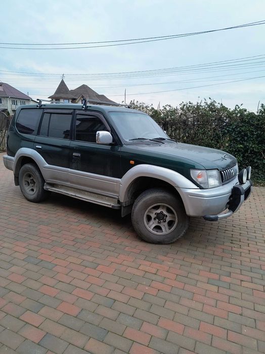 Позашляховик Toyota Prado