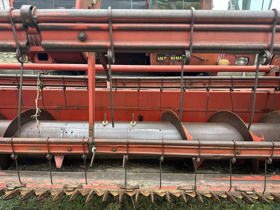 Продається комбайн Massey Ferguson 520