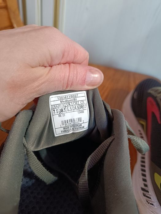 Brooks Adrenaline Gts 23 Wide Fit кросівки Vietnam  оригінал