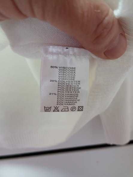 Sweterek jeden rozmiar 110-120 biust, długość 65cm