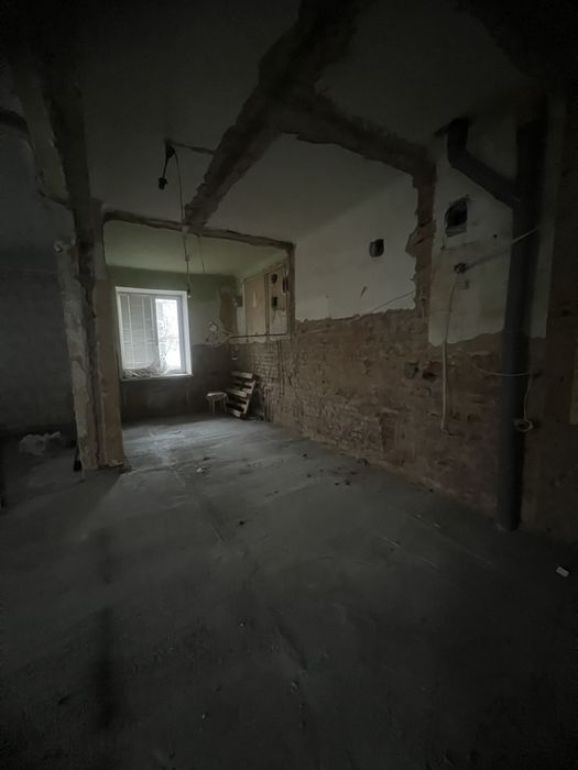 Продам 3 кім Сталінку під бізнес