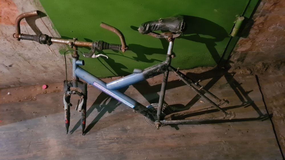 Колёса, рамы, рули, обода, багажник, сидушки и т.д.