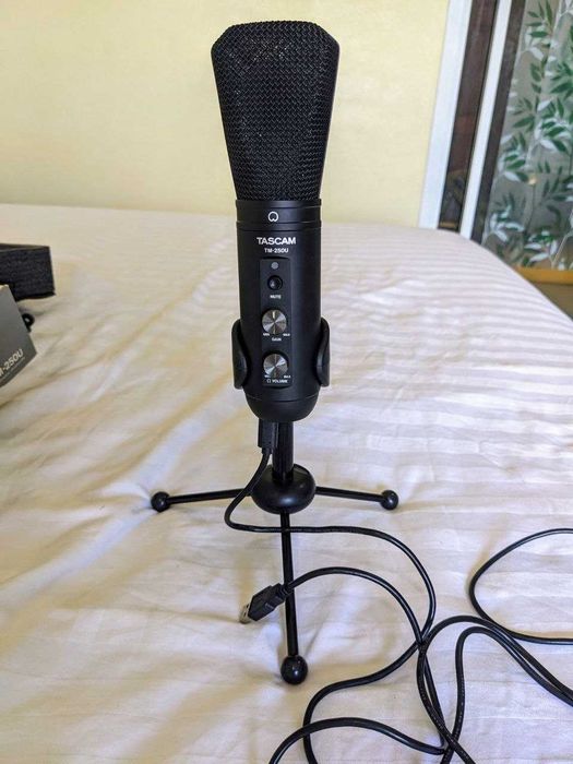 Мікрофон TASCAM TM-250U з фільтром та екраном у комплекті