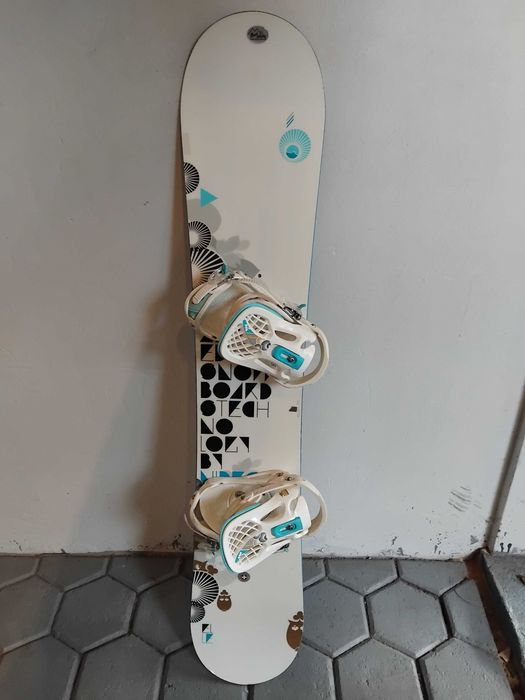 Deska snowbordowa Nidecker z zapieciemi dlg 152 cm stan bardzo dobry