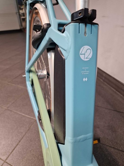 Rower elektryczny Cube