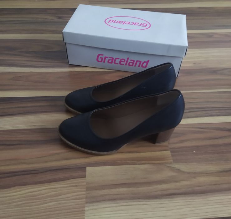 Buty czarne na obcasie roz 37