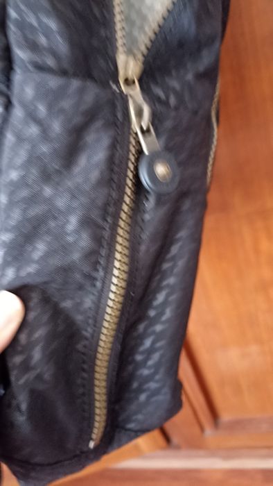 Mochila preta Kipling para laptop