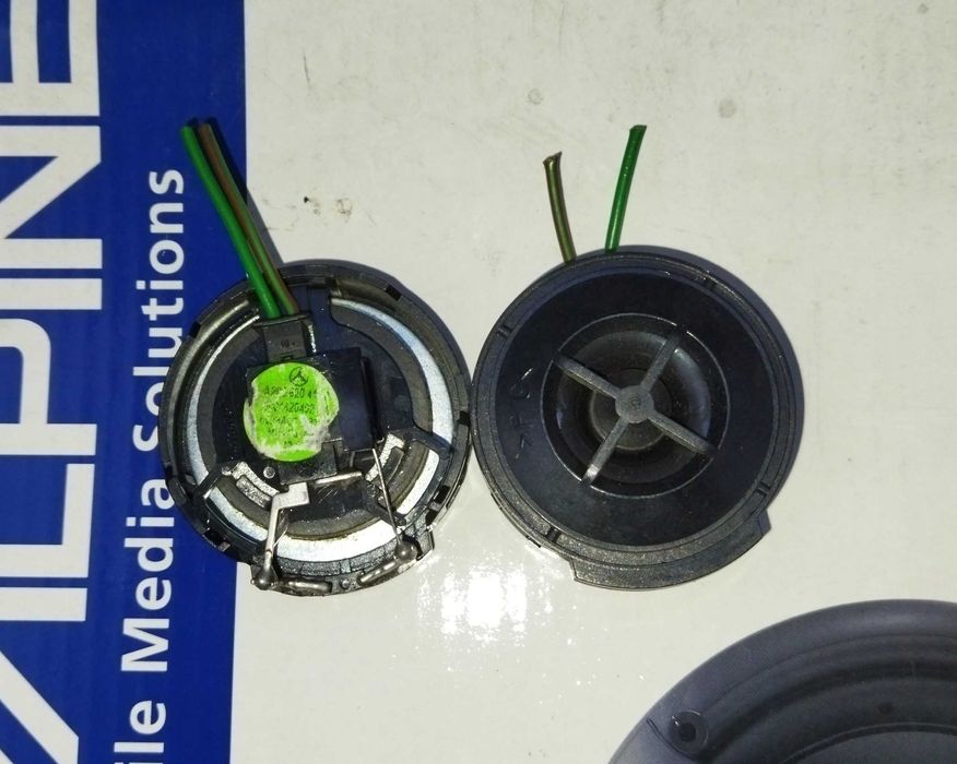 Tweeter, column of sound64354194726402121