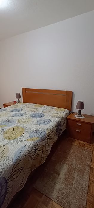 Quarto de Casal (Cama, Colchão e Mesas de Cabeceira)