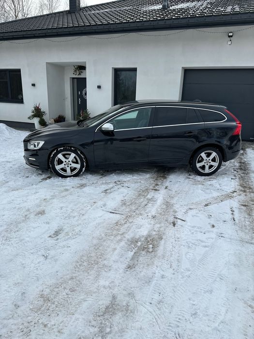 Volvo V60  R-Design 2.0 Diesel Godny Uwagi