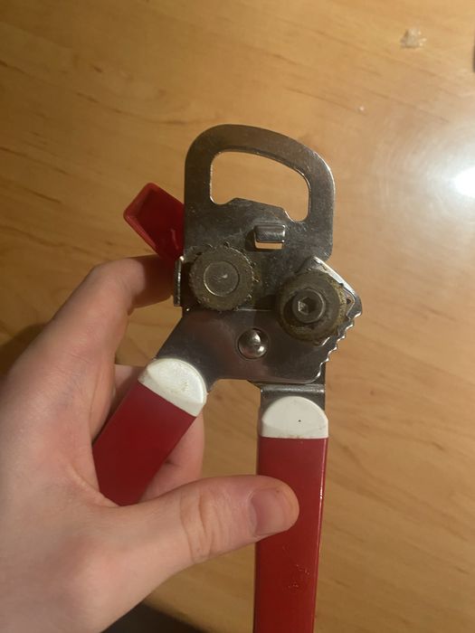 Otwieracz do puszek, piwa, konserw PRL