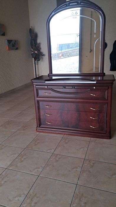 Cómoda em estado novo